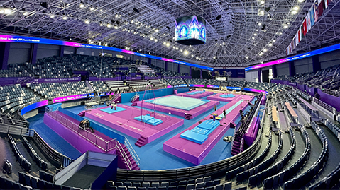 开元集团室内健身房耳机怎么戴